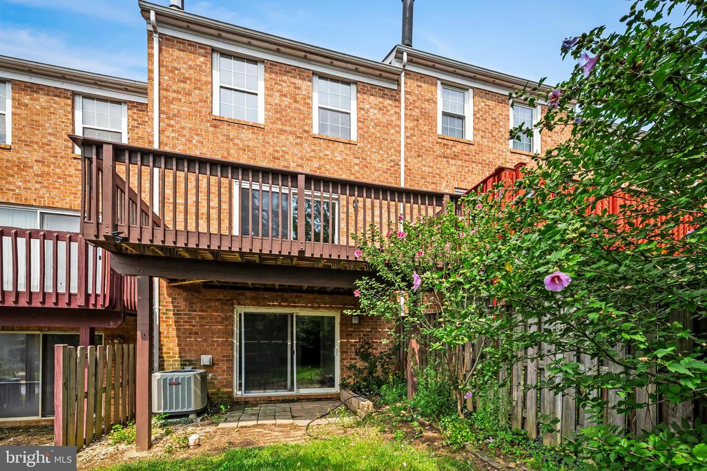 919 DARTMOUTHGLEN WAY