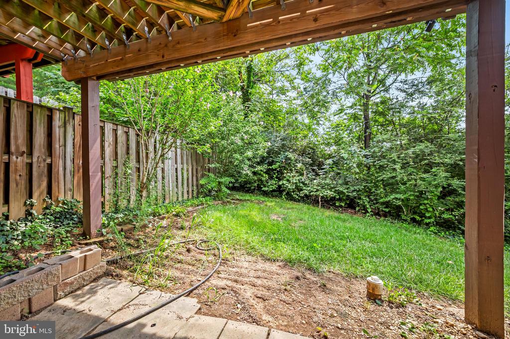 919 DARTMOUTHGLEN WAY
