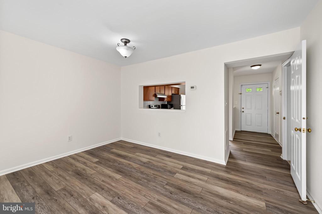 919 DARTMOUTHGLEN WAY