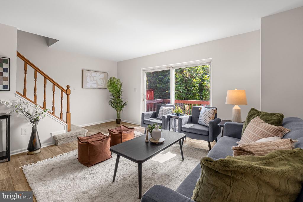 919 DARTMOUTHGLEN WAY