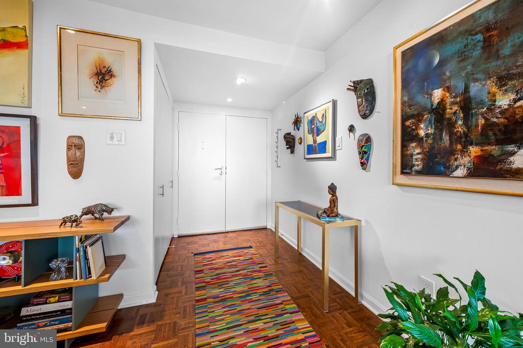 4100 N CHARLES STREET Unit: 1114