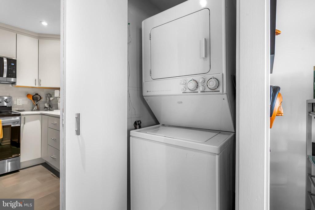 4100 N CHARLES STREET Unit: 1114