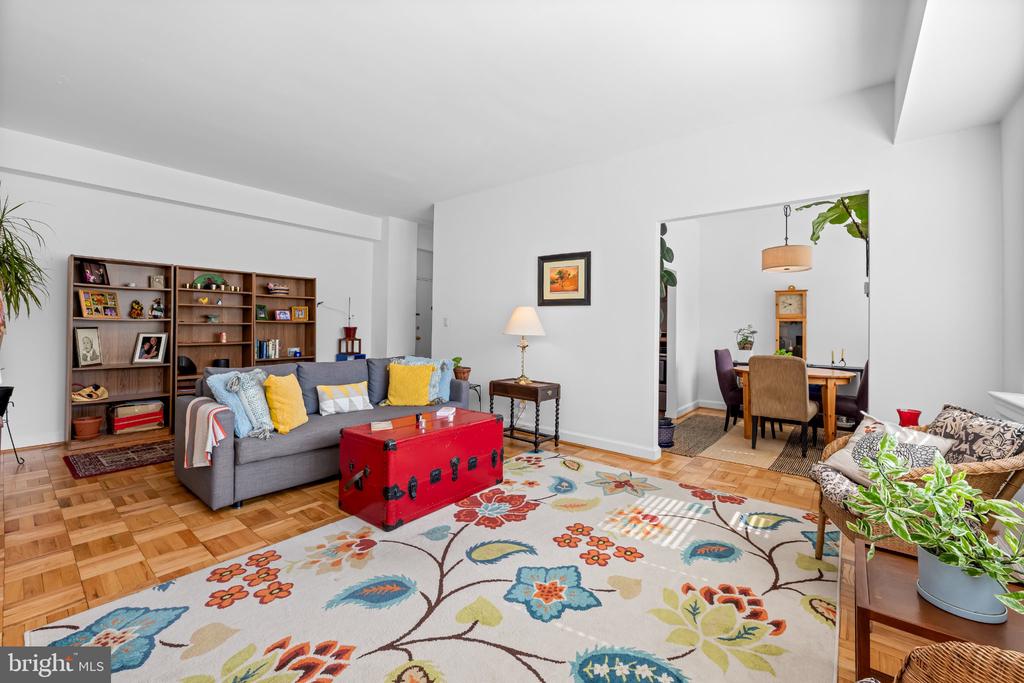 3601 GREENWAY Unit: 207