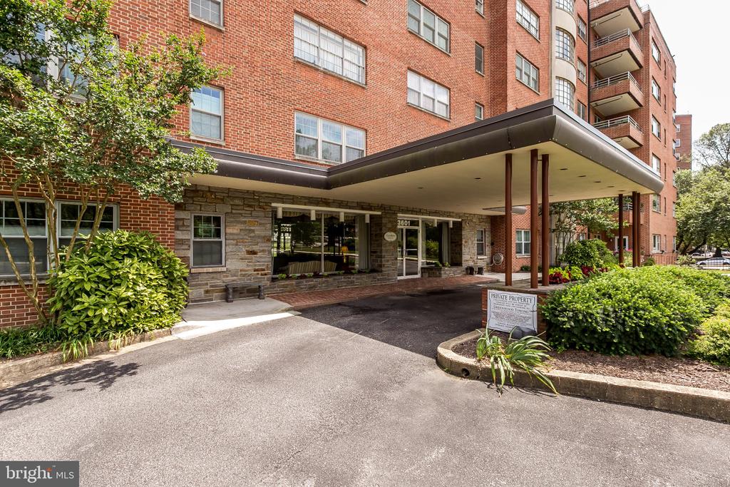 3601 GREENWAY Unit: 207