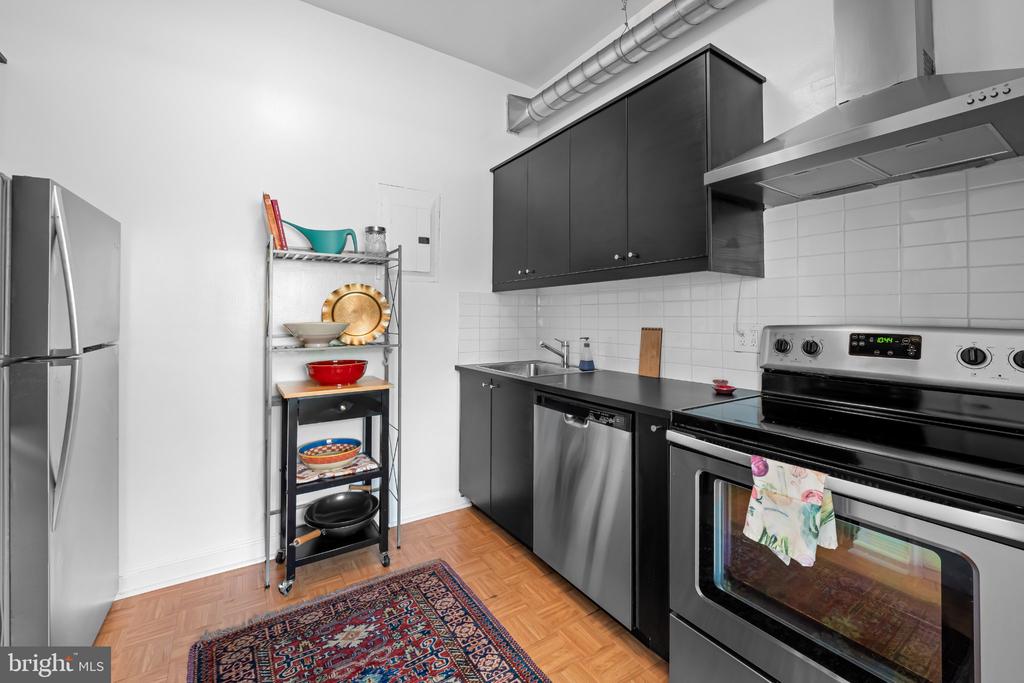 3601 GREENWAY Unit: 207