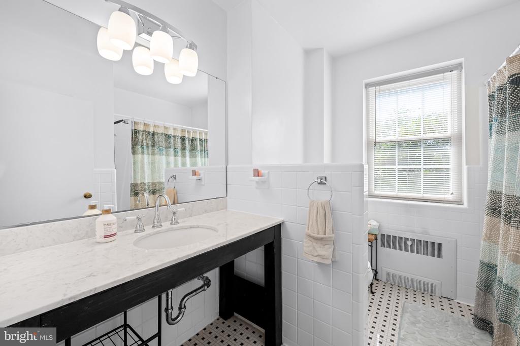 3601 GREENWAY Unit: 207