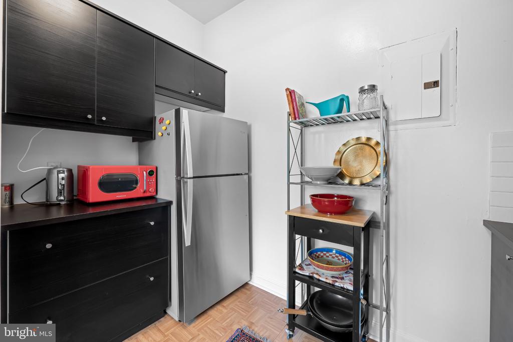 3601 GREENWAY Unit: 207