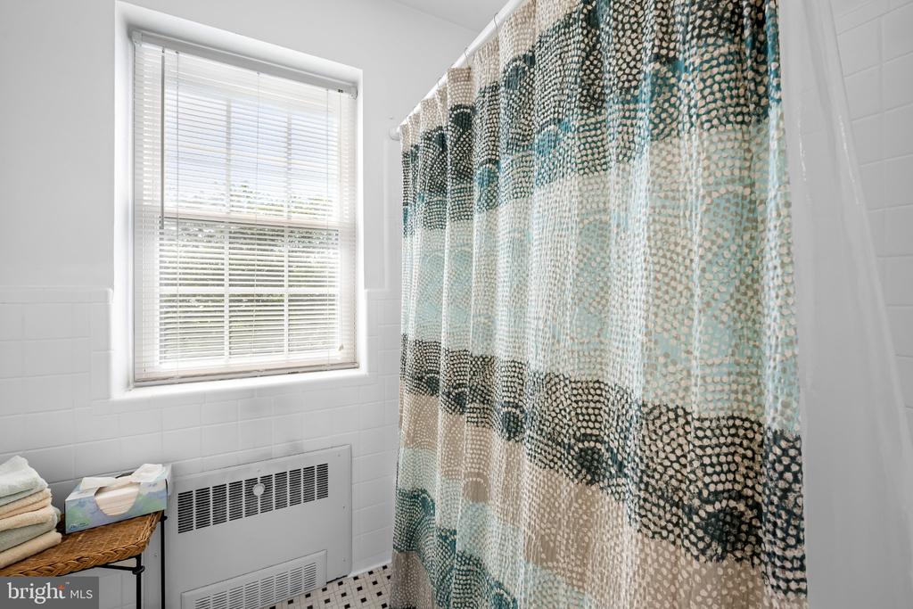 3601 GREENWAY Unit: 207