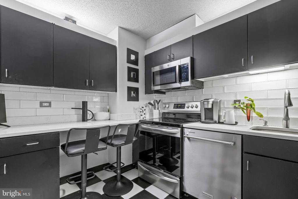 111 HAMLET HILL ROAD Unit: 414