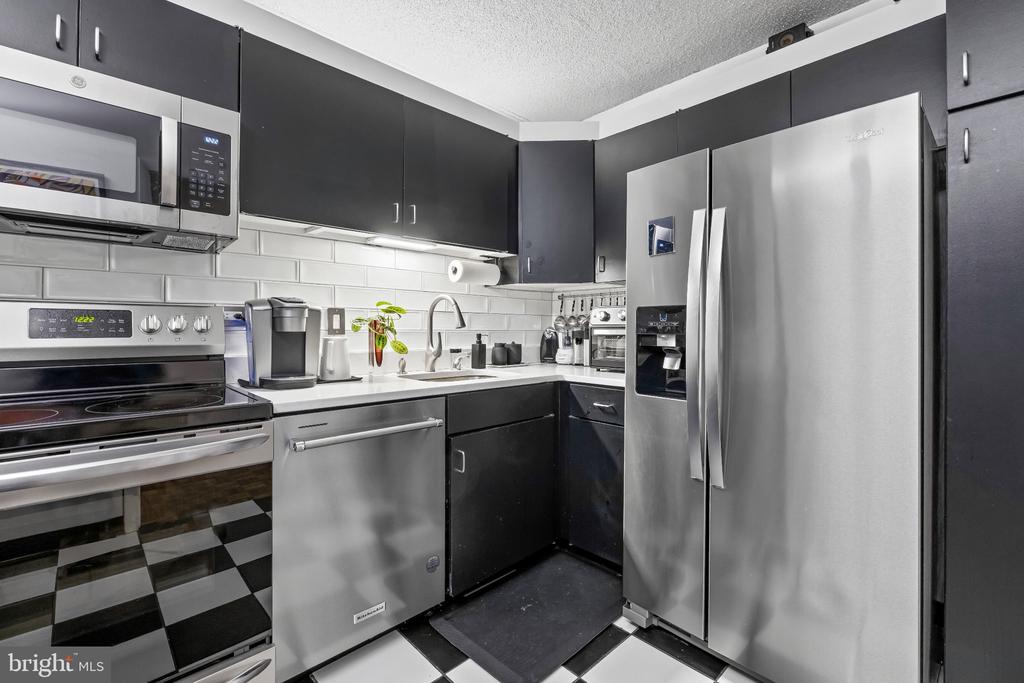 111 HAMLET HILL ROAD Unit: 414