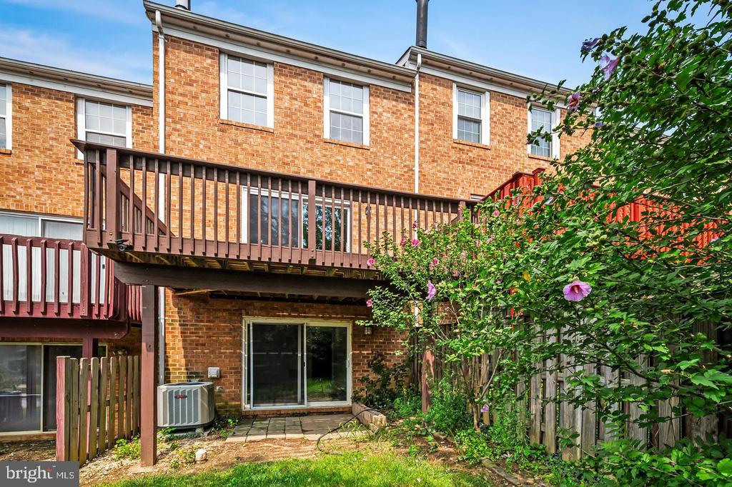 919 DARTMOUTHGLEN WAY