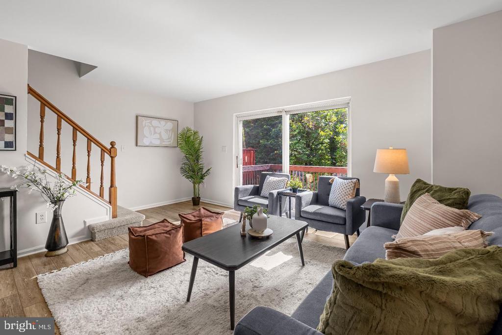 919 DARTMOUTHGLEN WAY