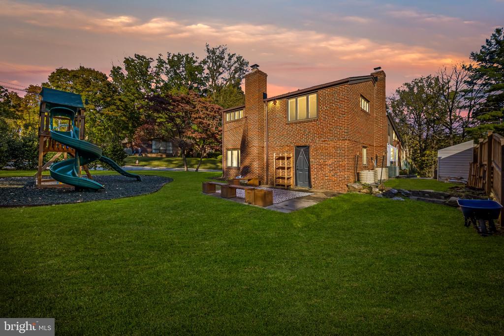 2105 SOUTHCLIFF DRIVE