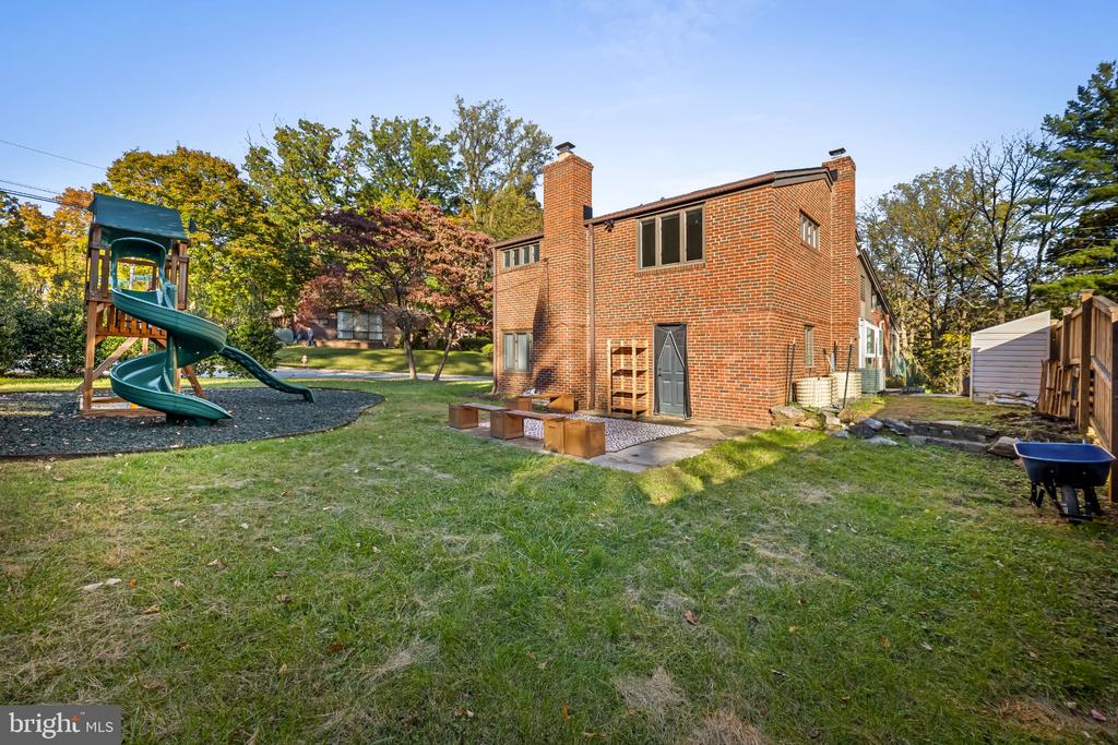 2105 SOUTHCLIFF DRIVE
