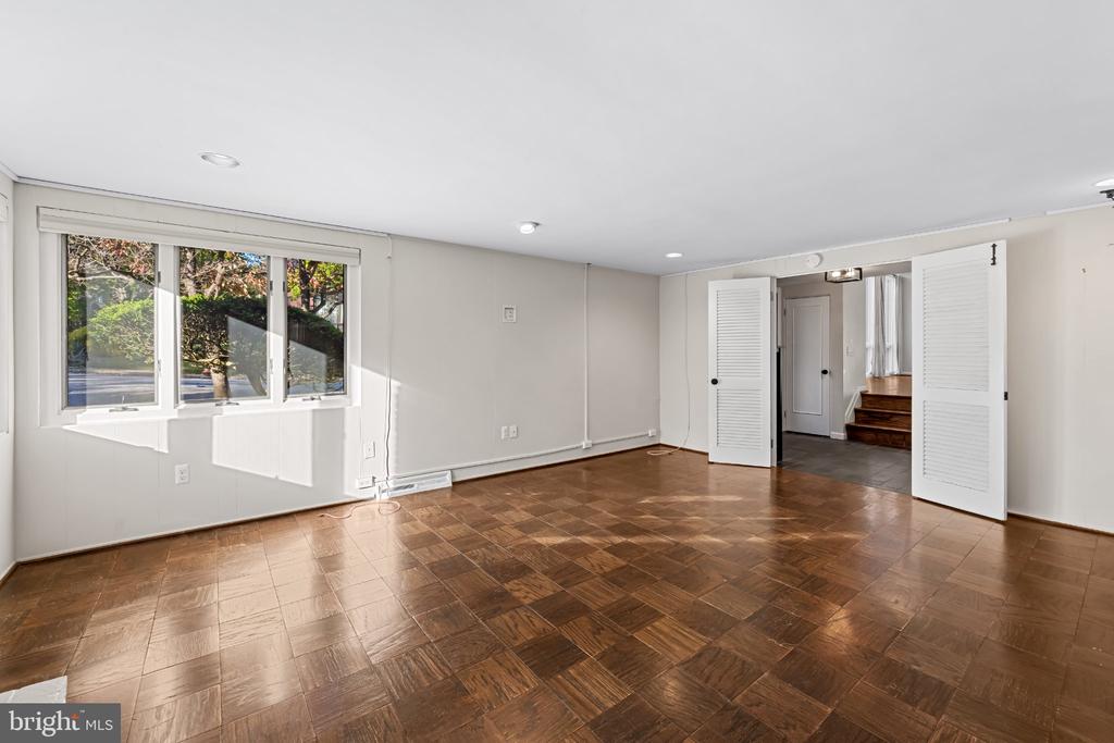 2105 SOUTHCLIFF DRIVE