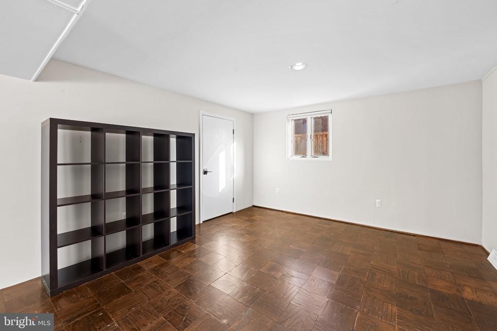 2105 SOUTHCLIFF DRIVE