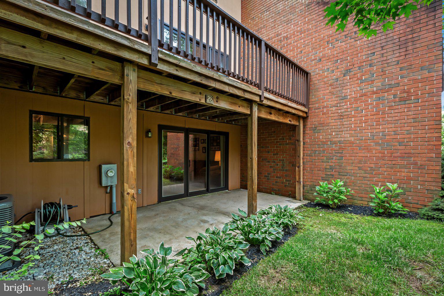 28 LACOSTA COURT