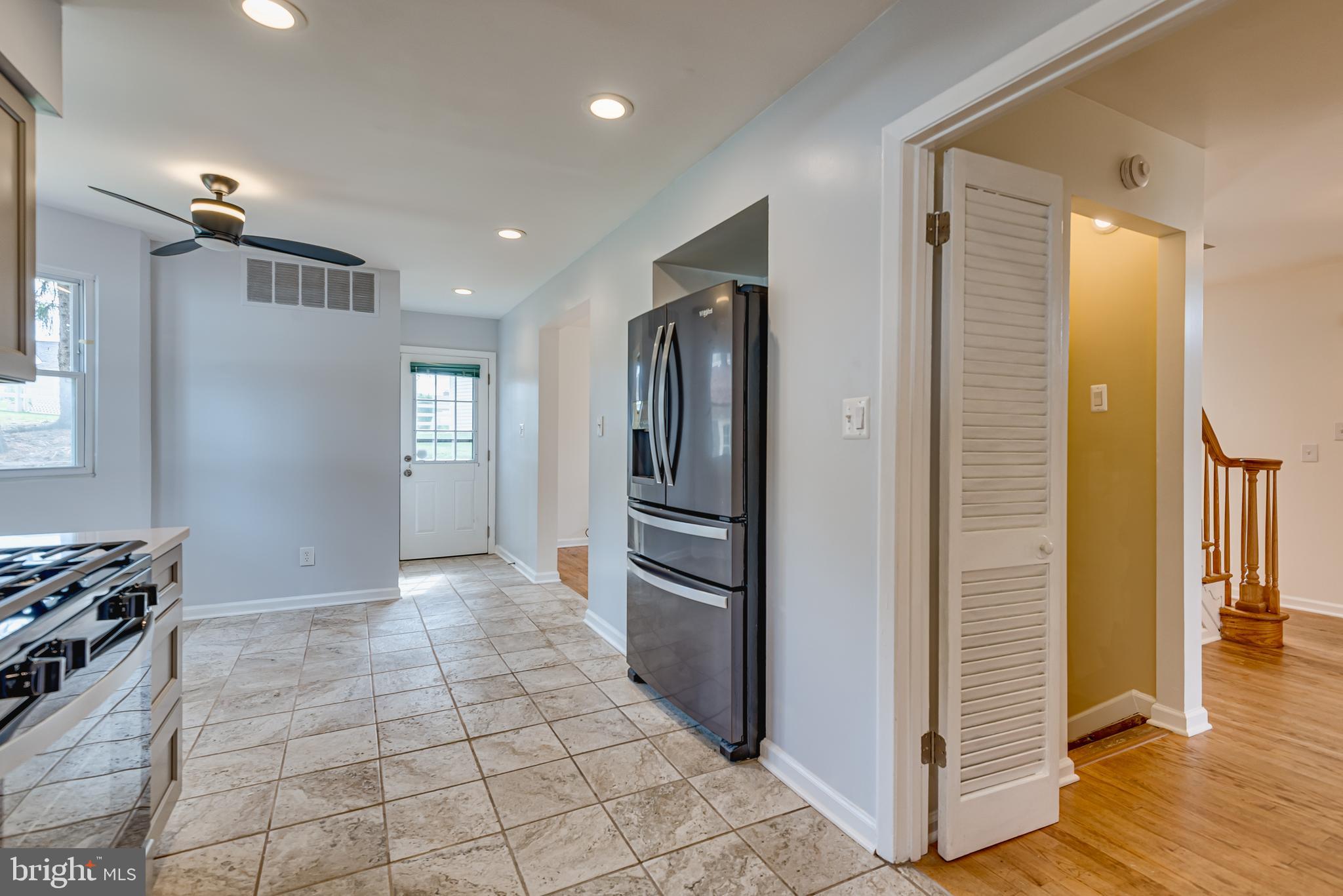 4 Newbridge COURT