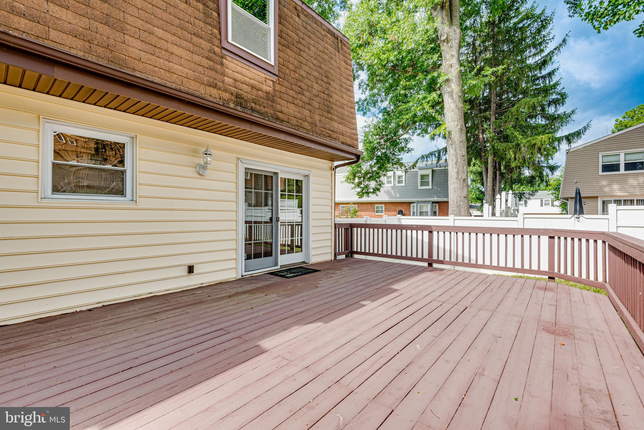 4 Newbridge COURT