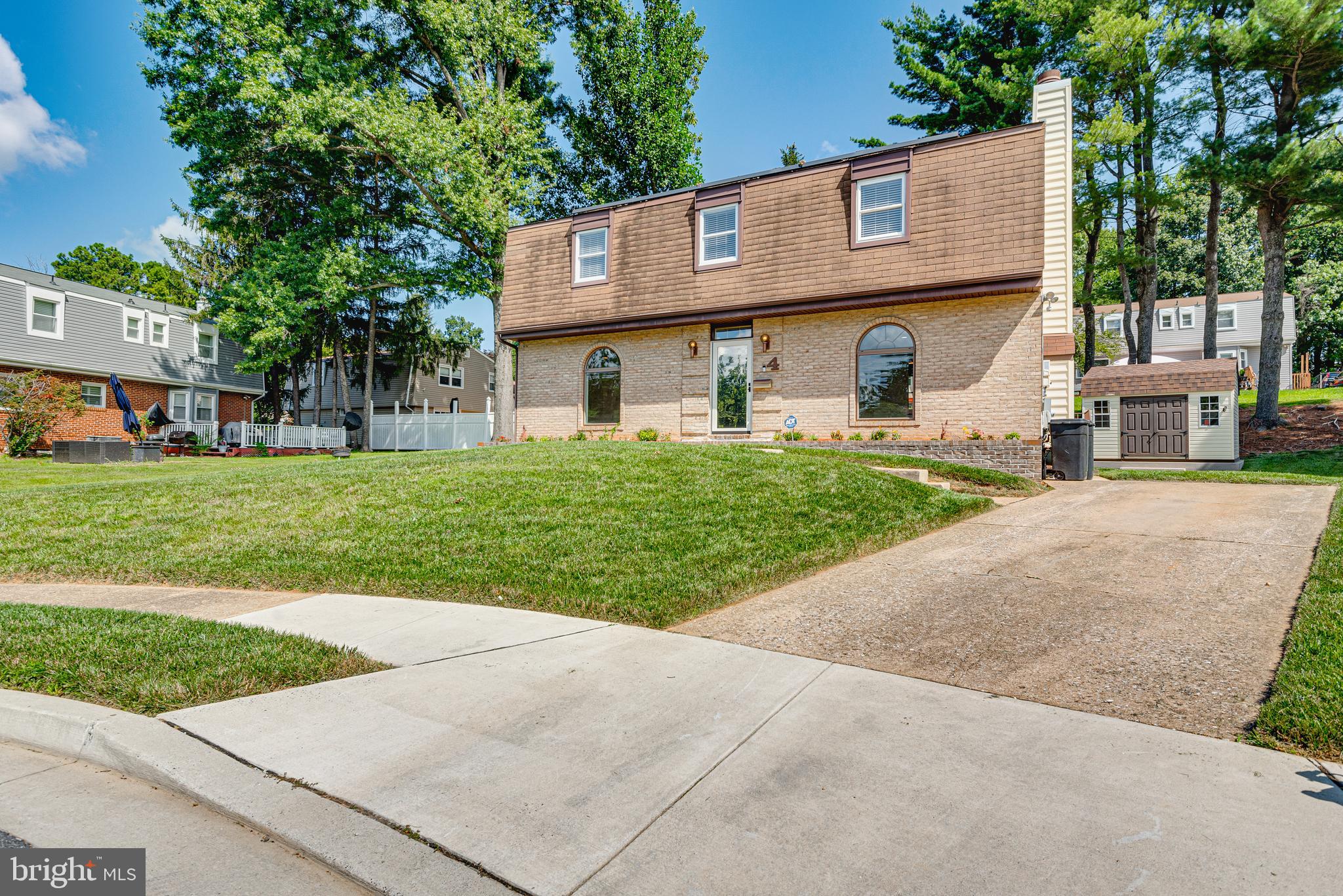 4 Newbridge COURT