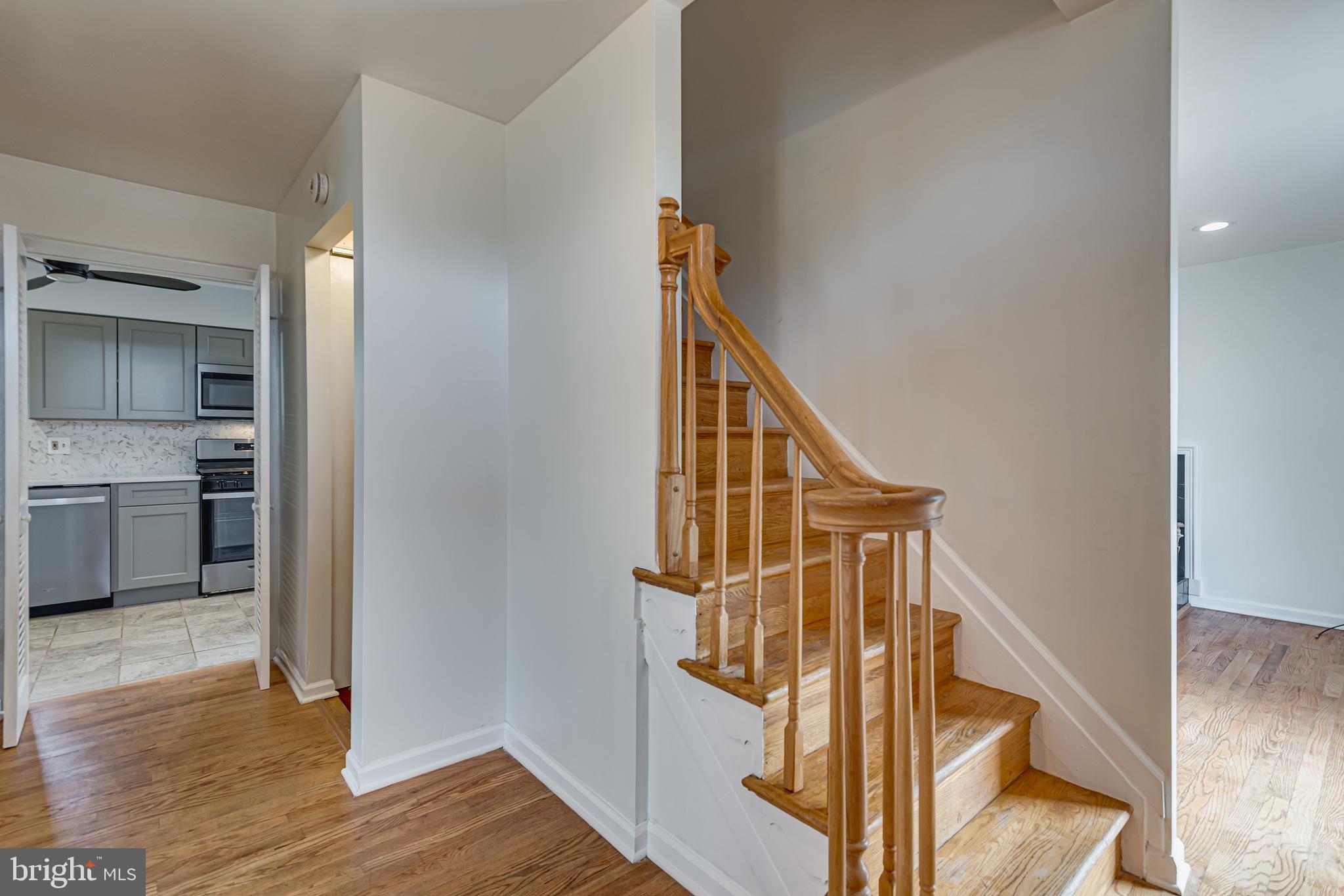 4 Newbridge COURT