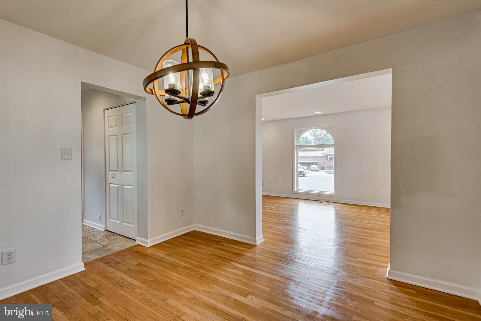 4 Newbridge COURT