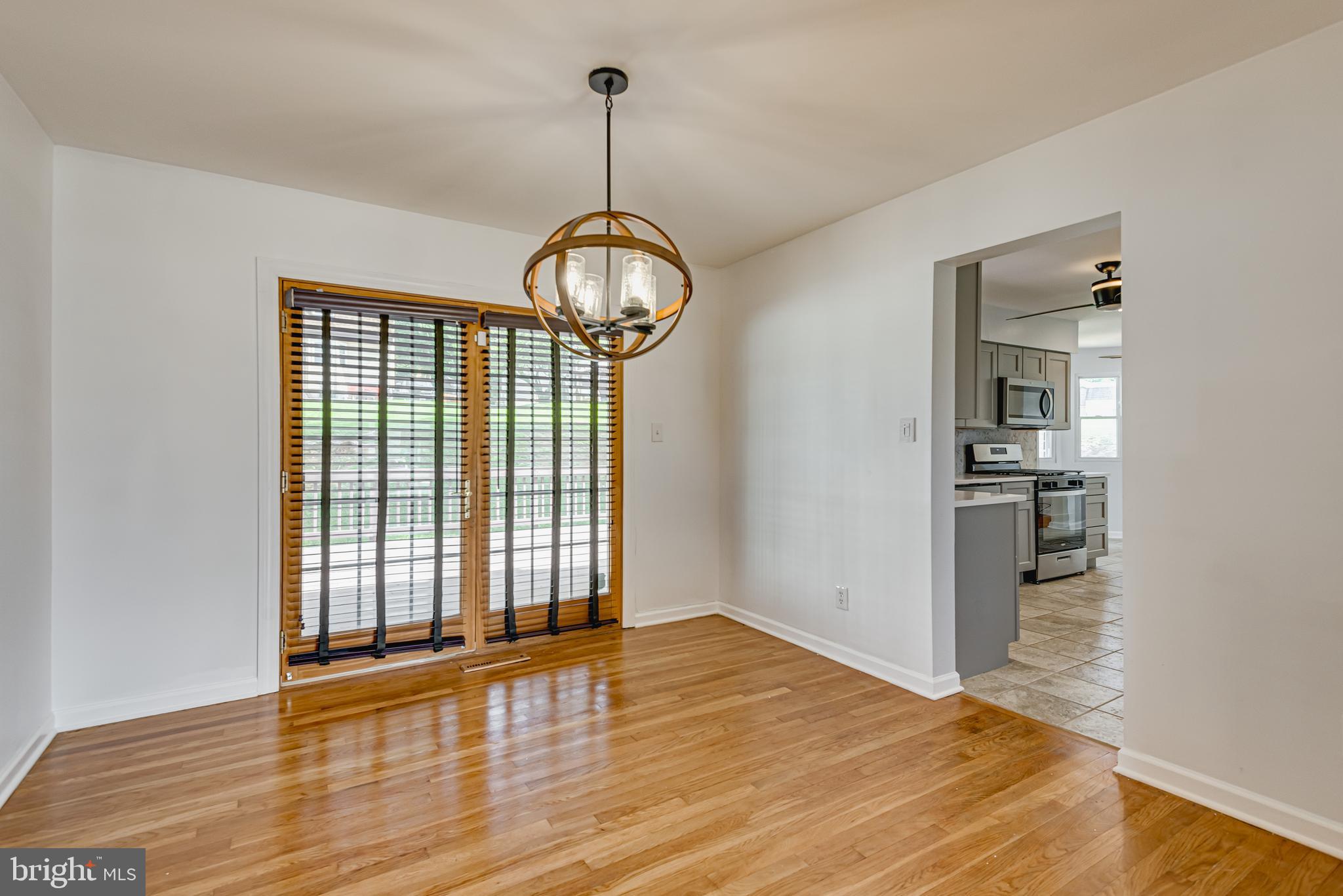 4 Newbridge COURT