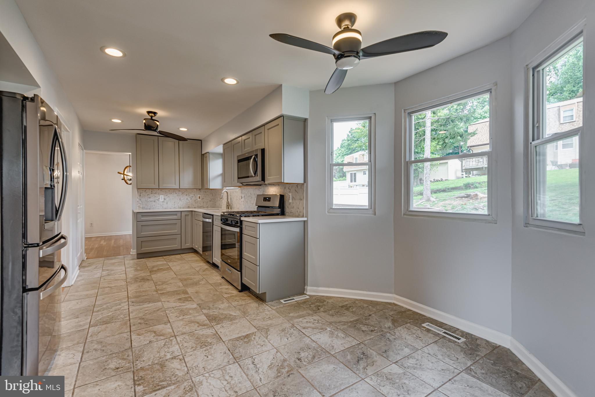 4 Newbridge COURT
