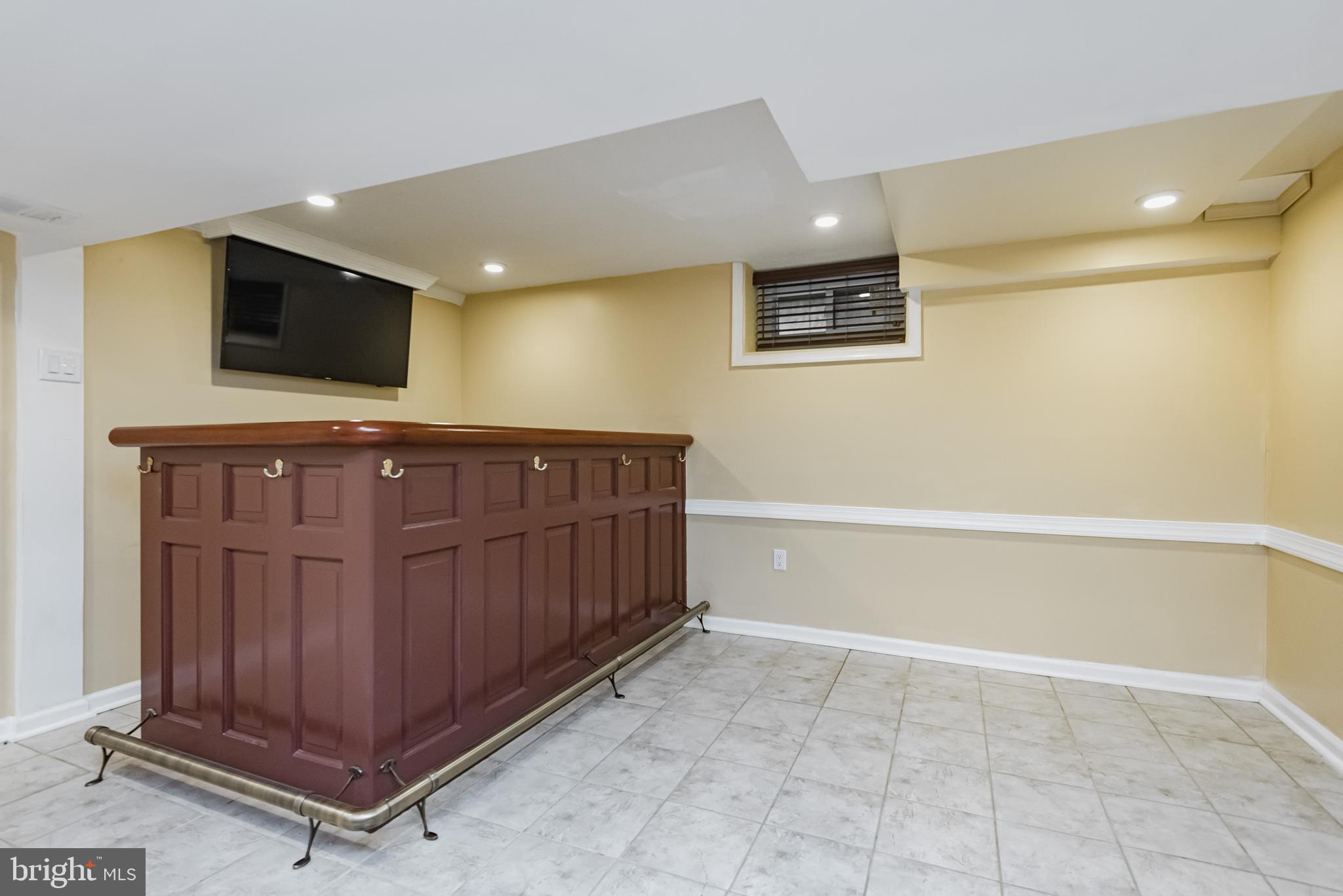 4 Newbridge COURT
