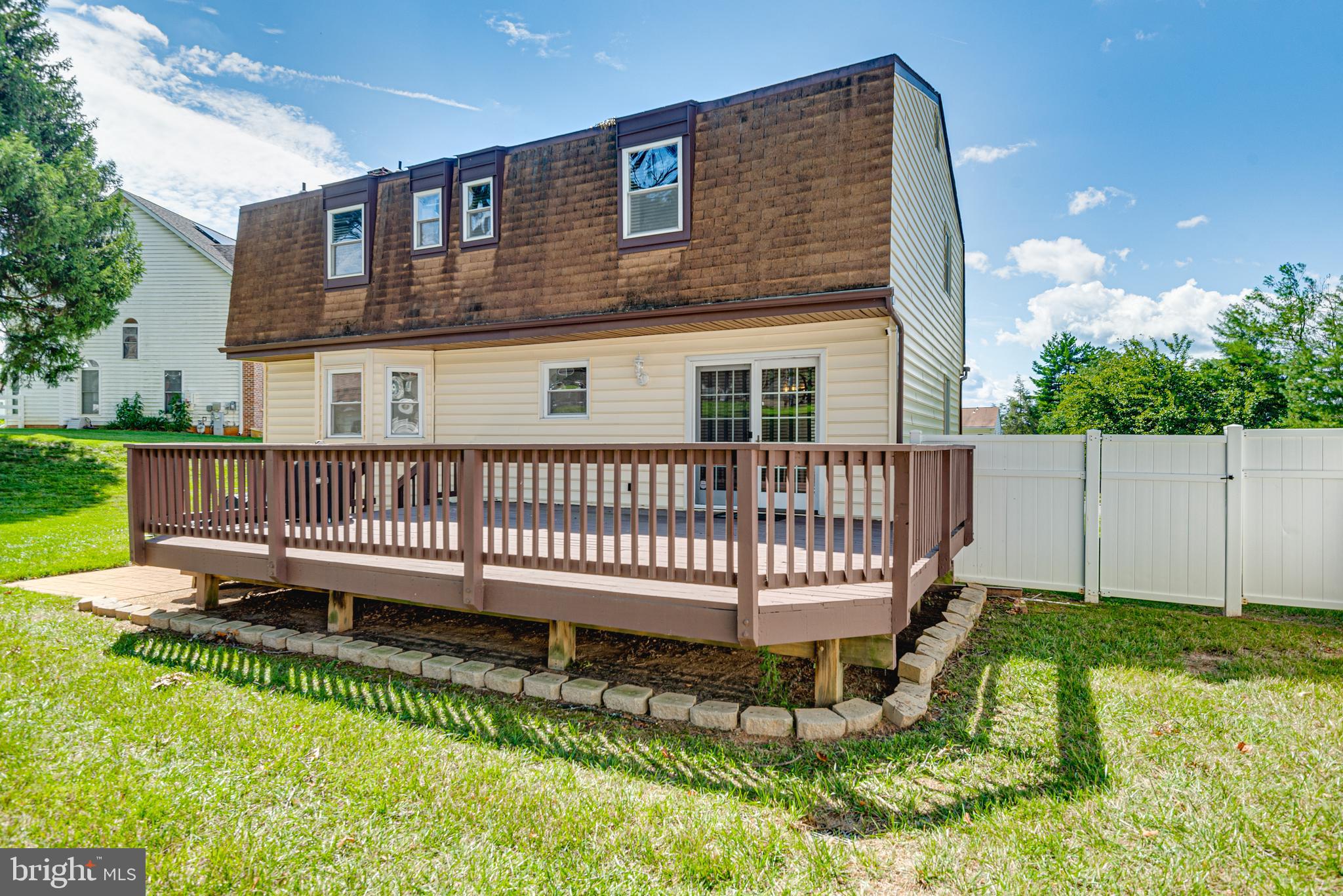 4 Newbridge COURT