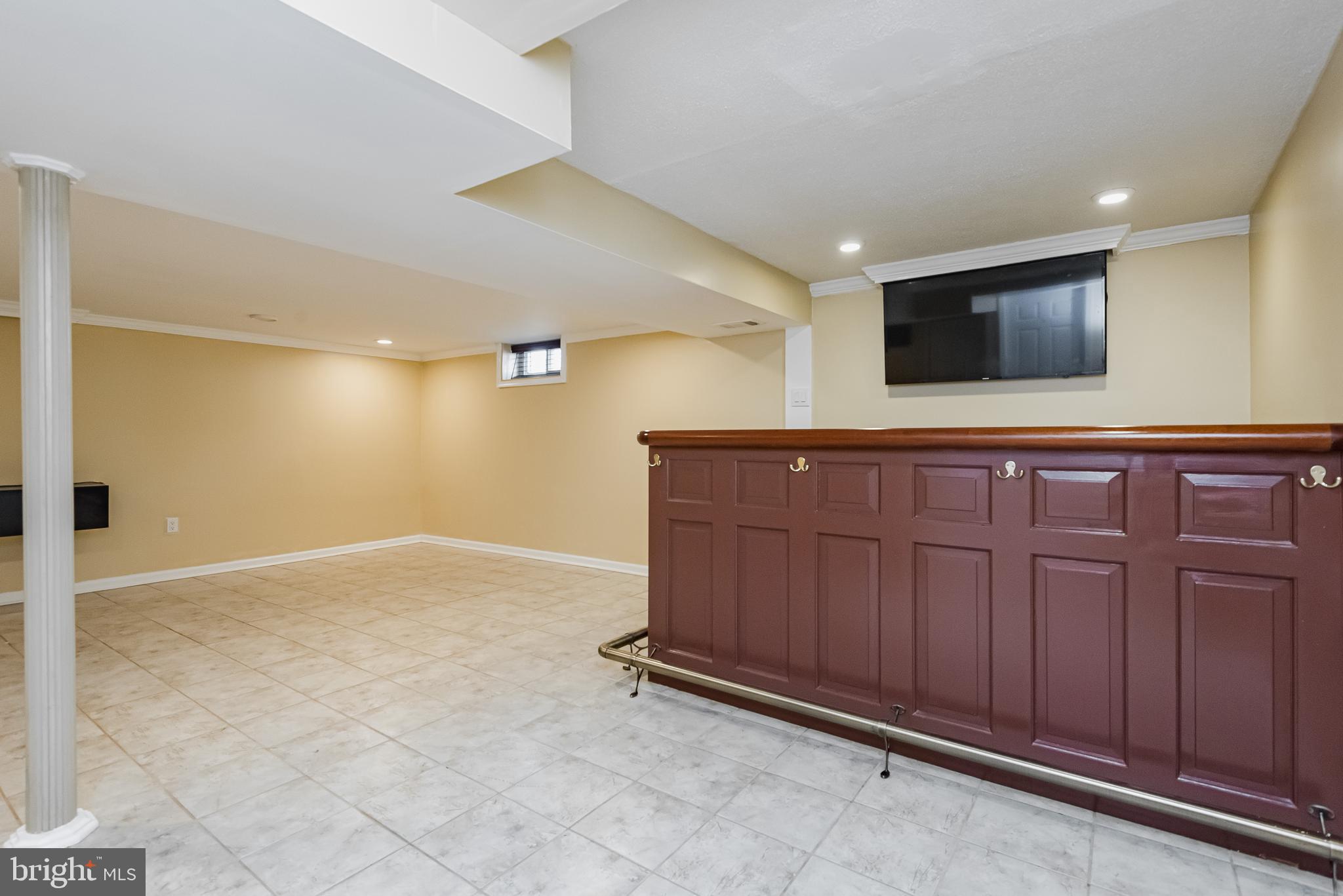 4 Newbridge COURT