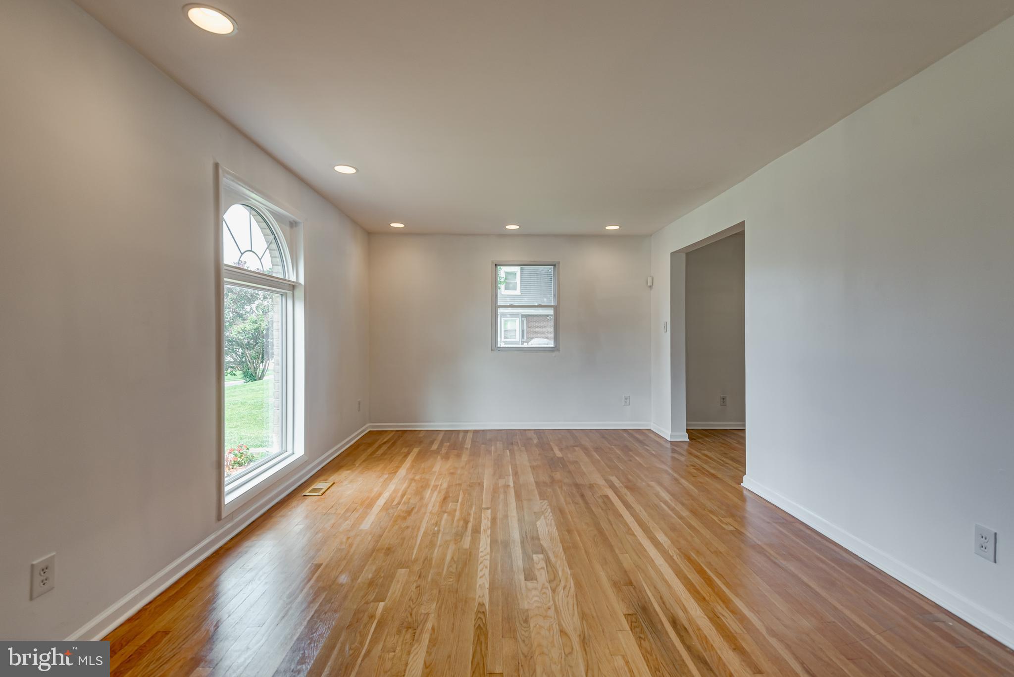 4 Newbridge COURT
