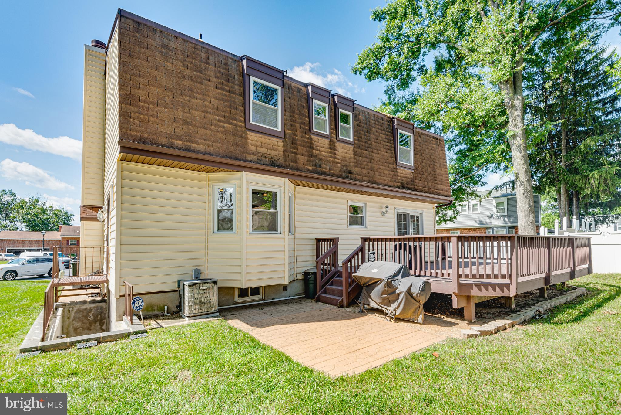 4 Newbridge COURT