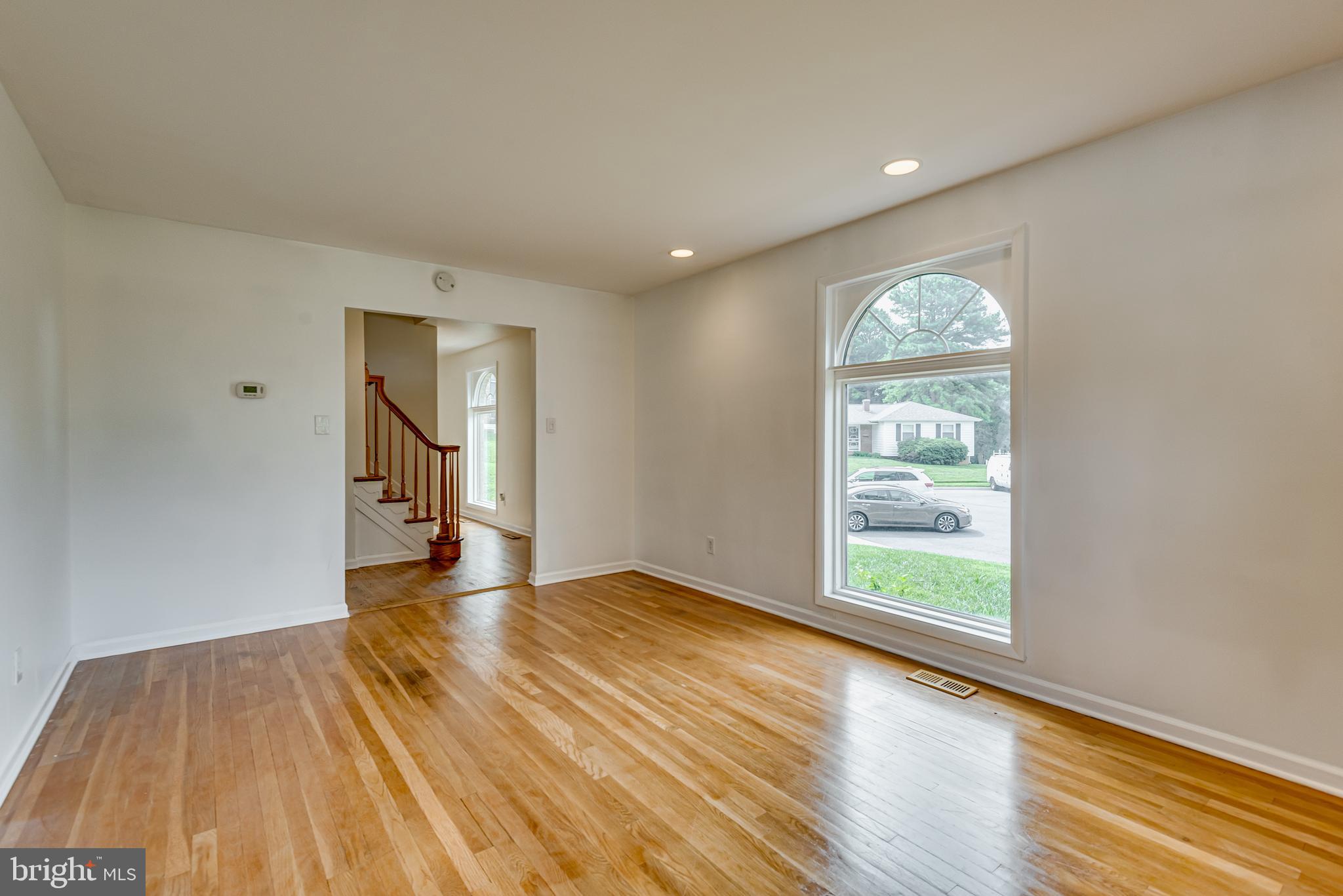 4 Newbridge COURT
