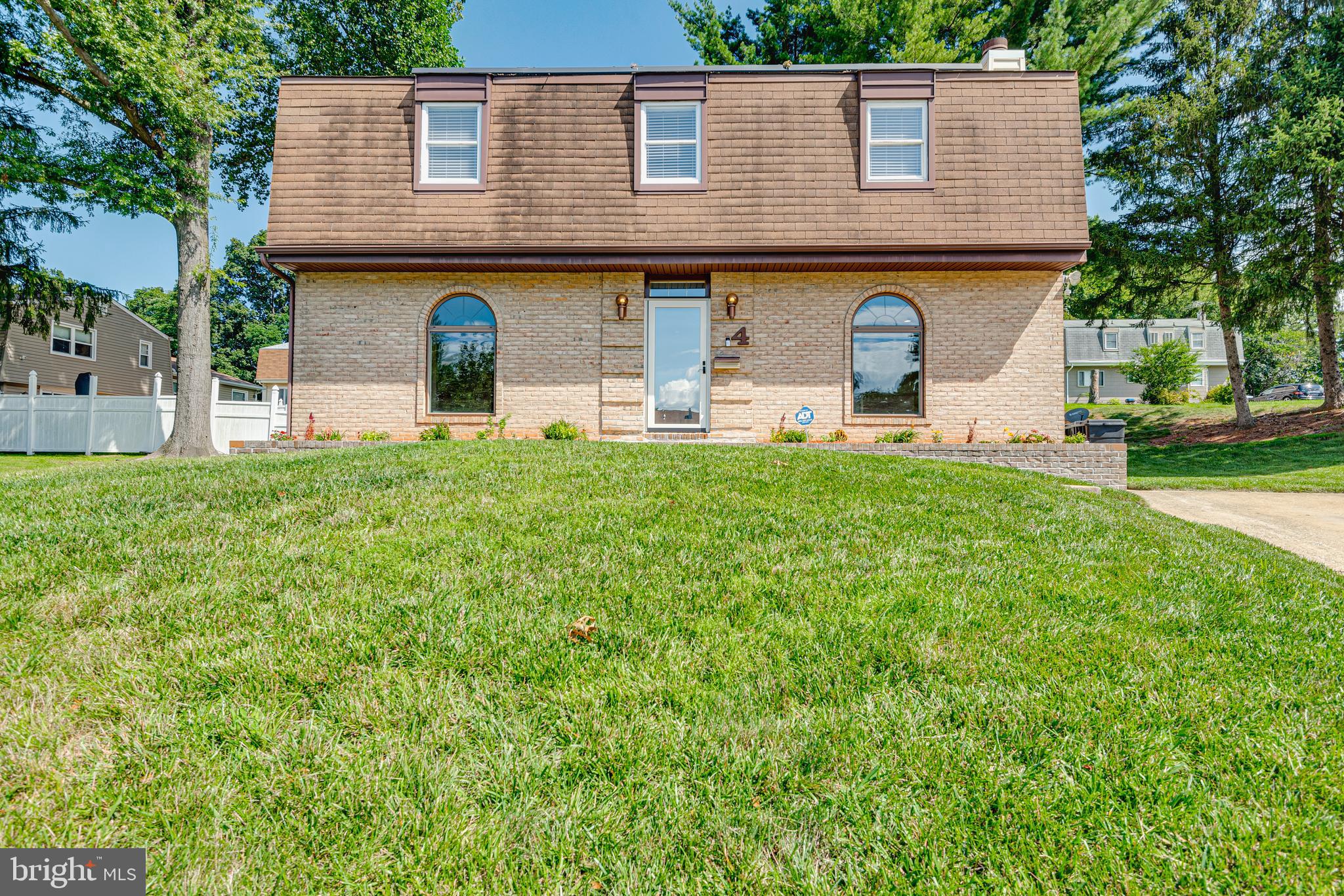 4 Newbridge COURT
