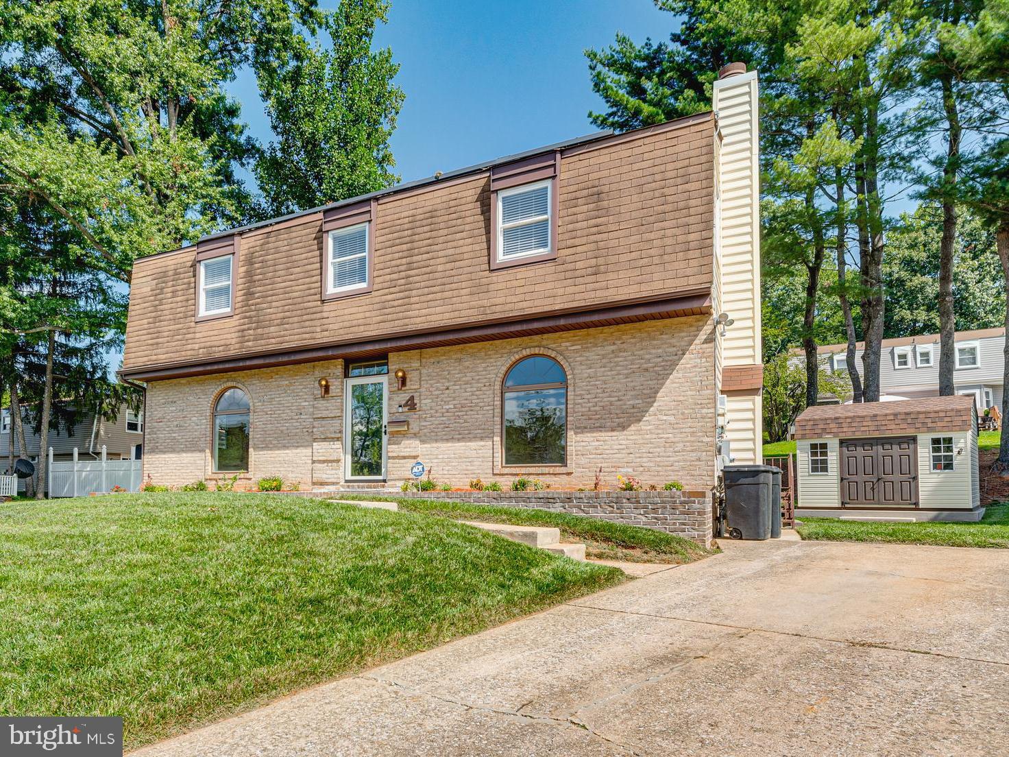 4 Newbridge COURT