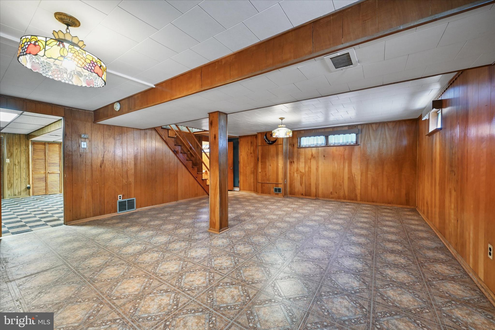 8811 Alnwick ROAD