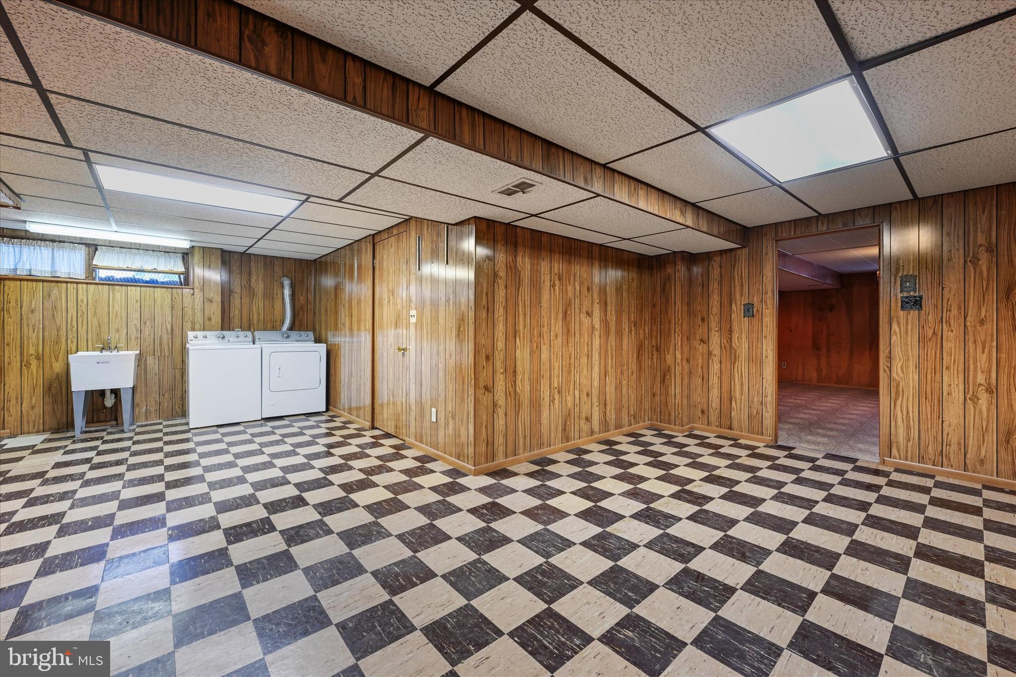 8811 Alnwick ROAD