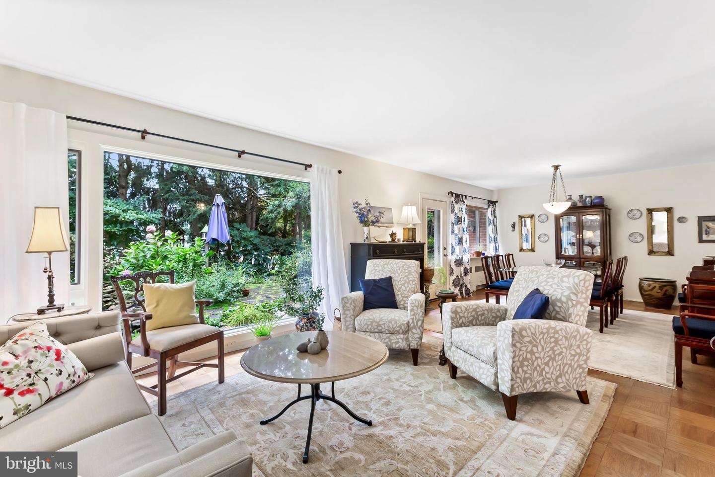 6003 Lakehurst DRIVE Unit: 4