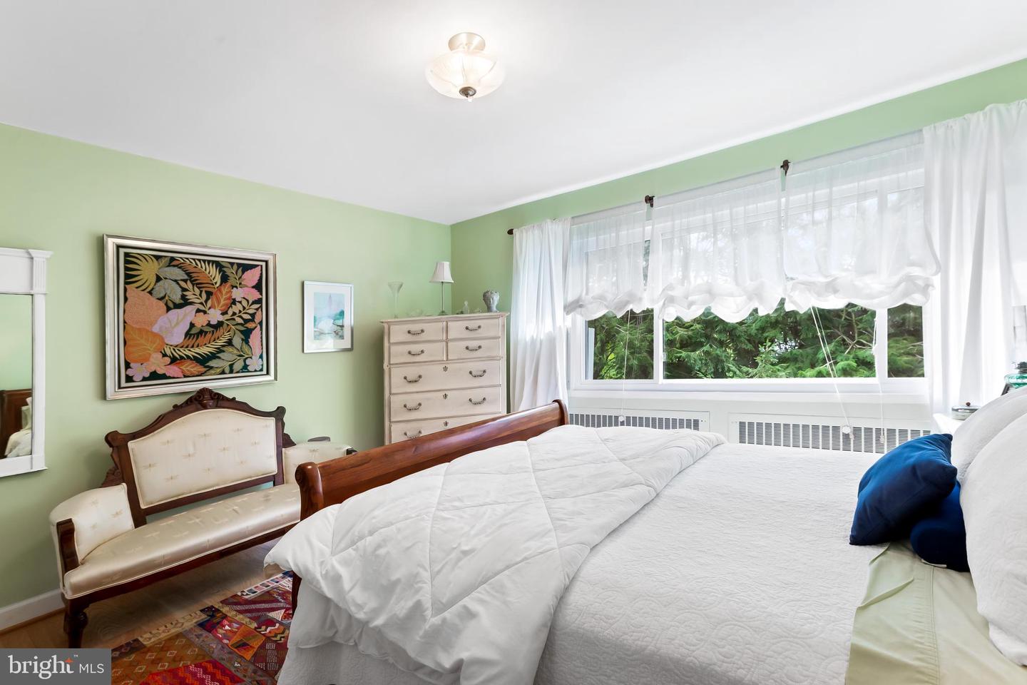 6003 Lakehurst DRIVE Unit: 4