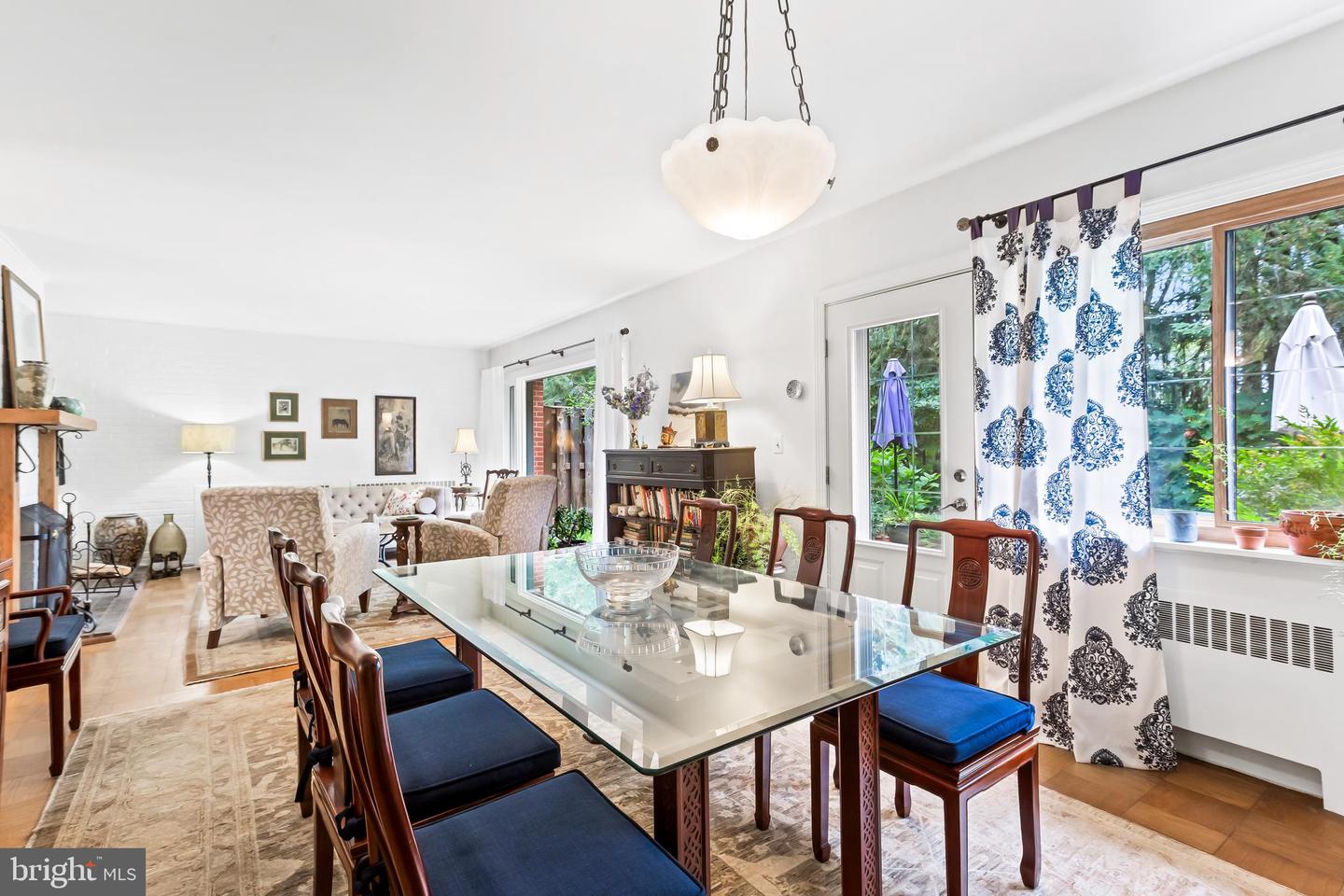 6003 Lakehurst DRIVE Unit: 4