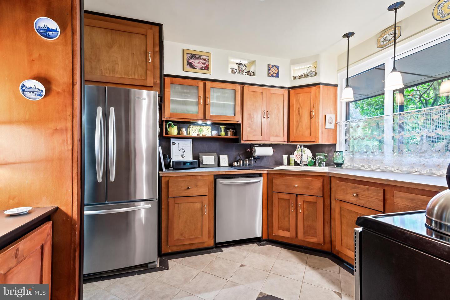 6003 Lakehurst DRIVE Unit: 4
