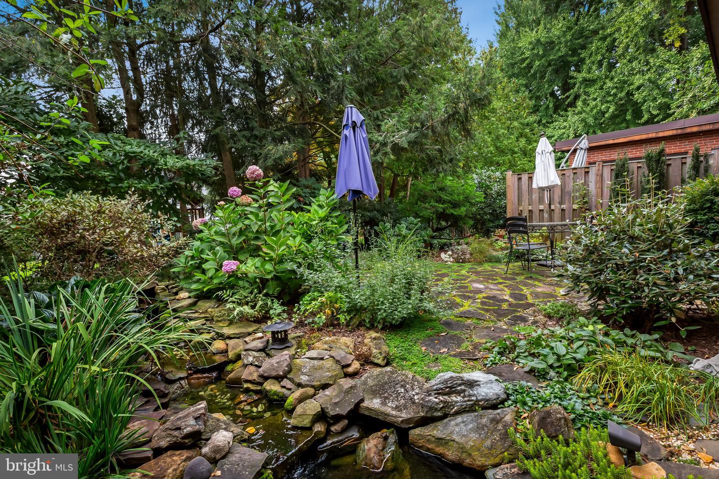 6003 Lakehurst DRIVE Unit: 4