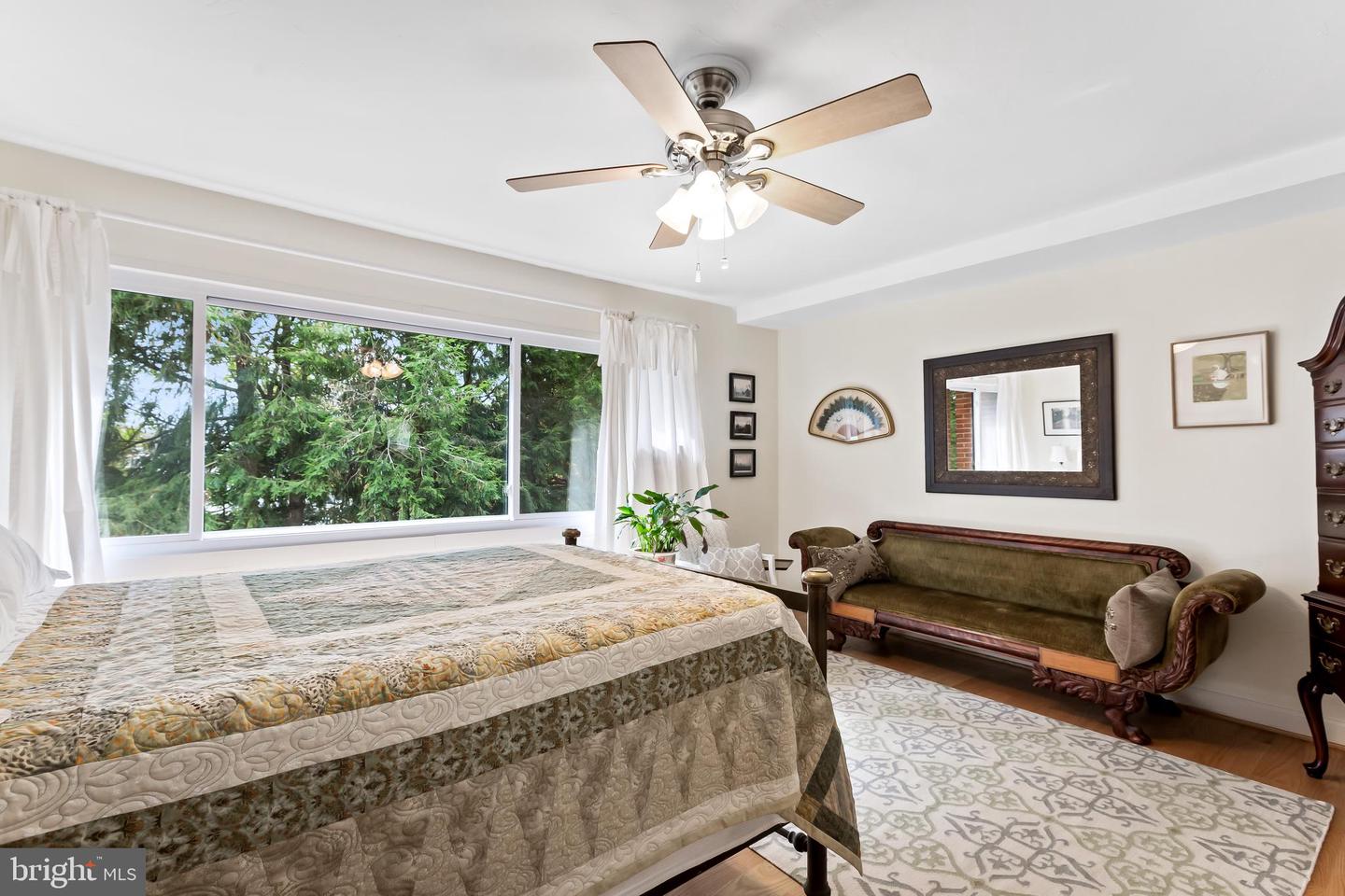 6003 Lakehurst DRIVE Unit: 4