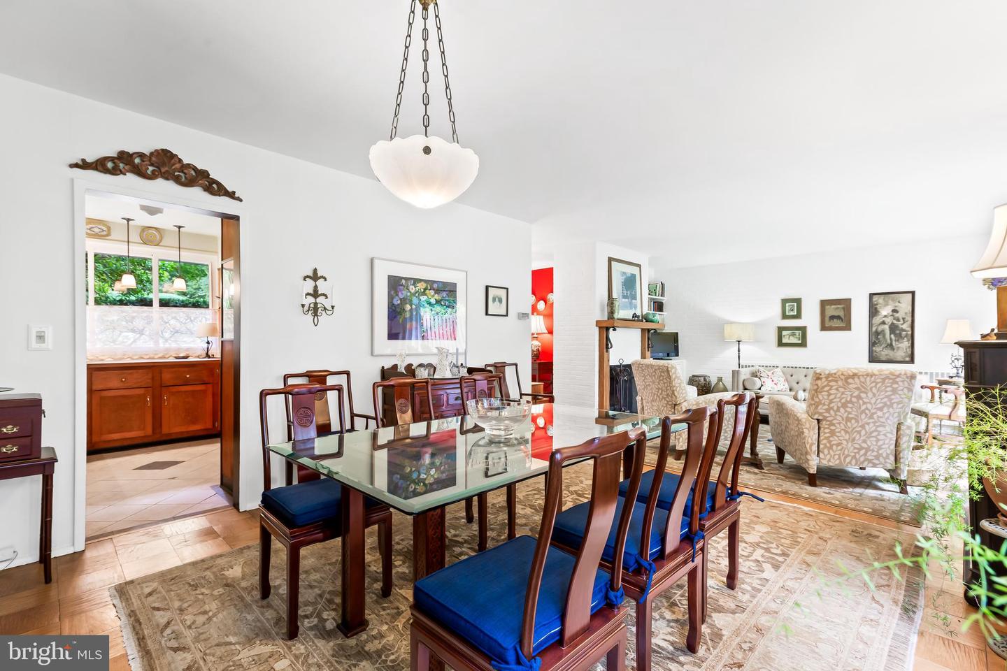 6003 Lakehurst DRIVE Unit: 4