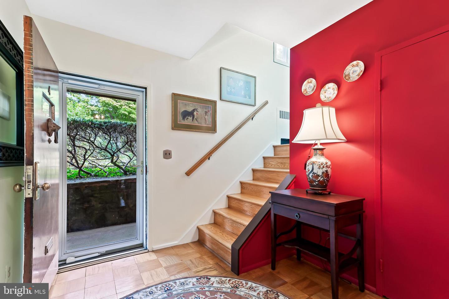 6003 Lakehurst DRIVE Unit: 4