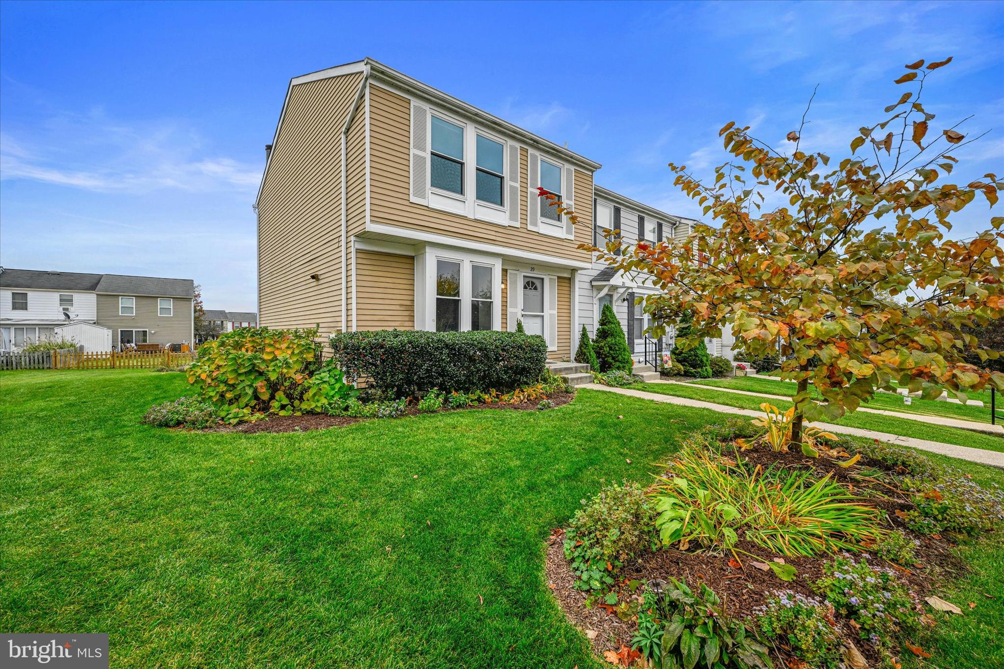 29 Rader COURT