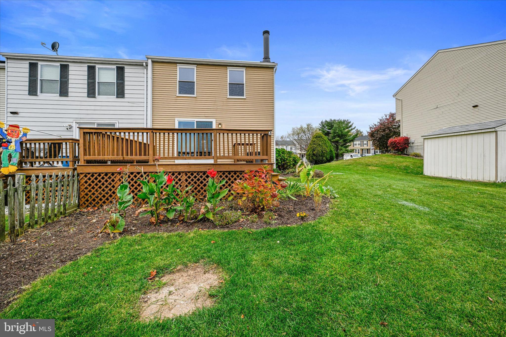 29 Rader COURT