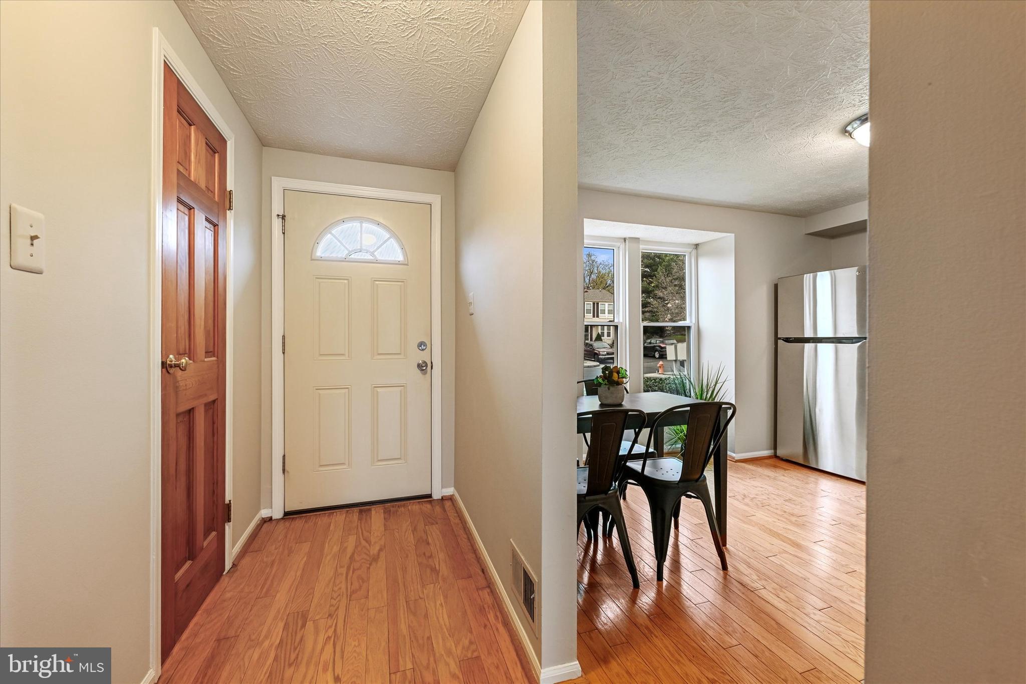 29 Rader COURT