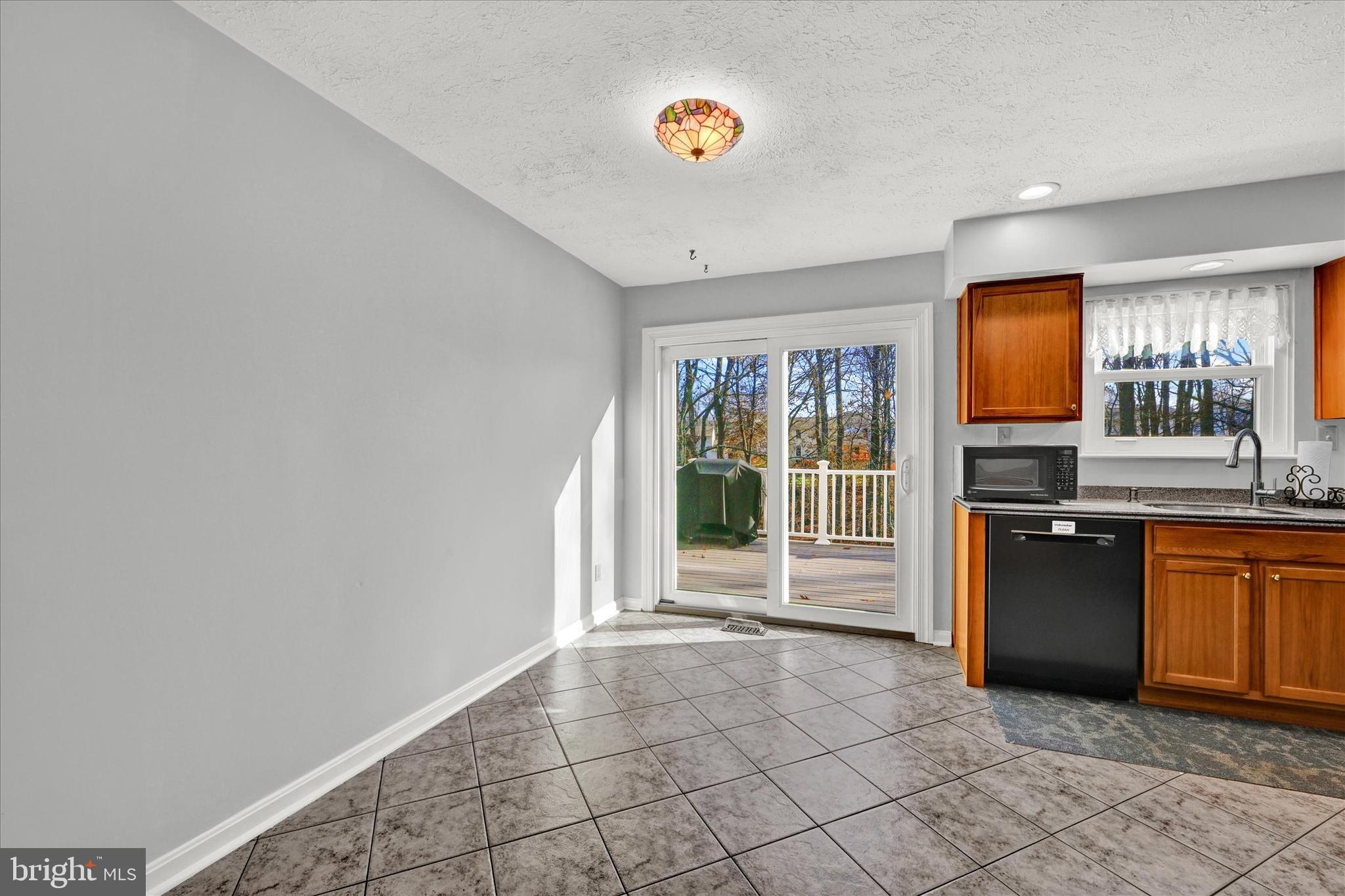 9546 Gunhill CIRCLE